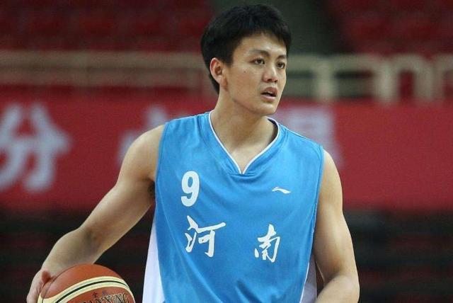 开元娱乐-包含阿贾克斯迎CBA常规赛关键赛，集结日战术微调，管理层满意，更衣室氛围转暖的词条